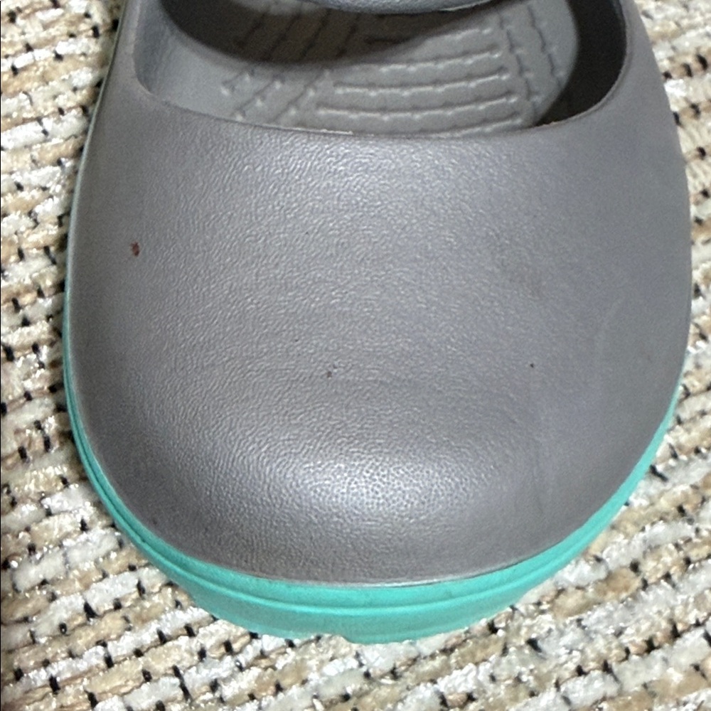 CROCS Women's Gray and Green Flats - Picture 7 of 11